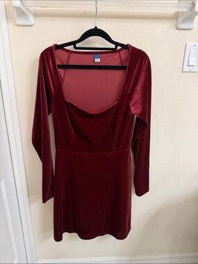 Women's Velvet Long Sleeve Mini Dress - Burgundy